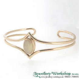 14ct Opal Bangle