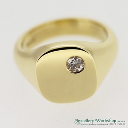 18ct Diamond Set Signet Ring