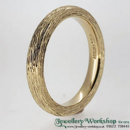 9ct Bark Finished Court Wedding Ring