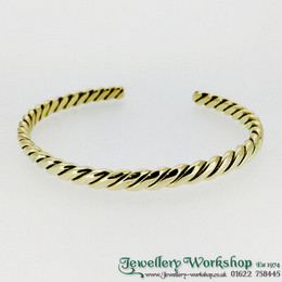 9ct Twisted Bangle