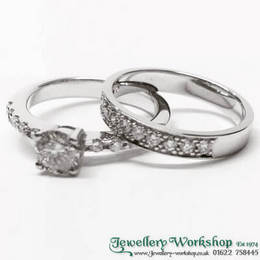 18ct Engagement Ring and Wedding Ring Set