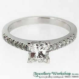 18ct Princess Cut Diamond Ring