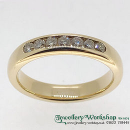 18ct 7 Diamond Set Wedding Ring