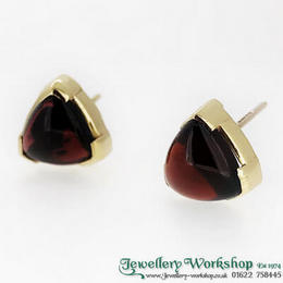 9ct Trillian Shabe Cabachon Garnet Earrings